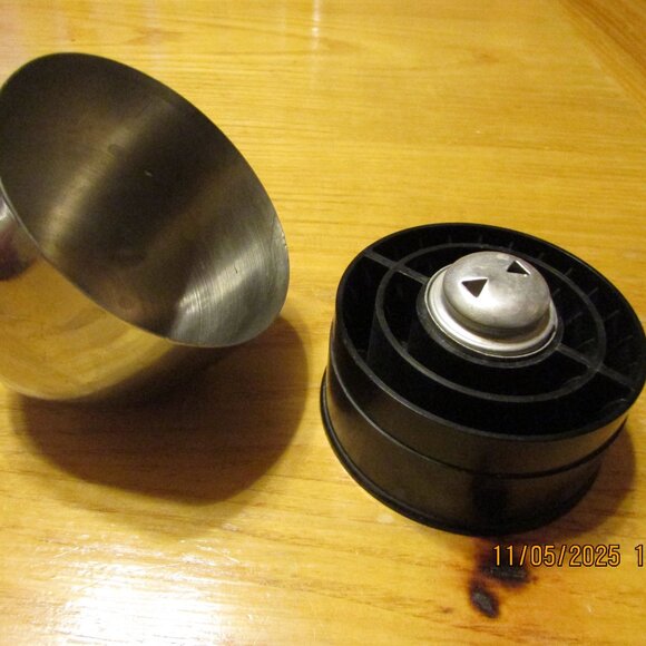 Antique portable humidor, stainless steel top. - Picture 2 of 5